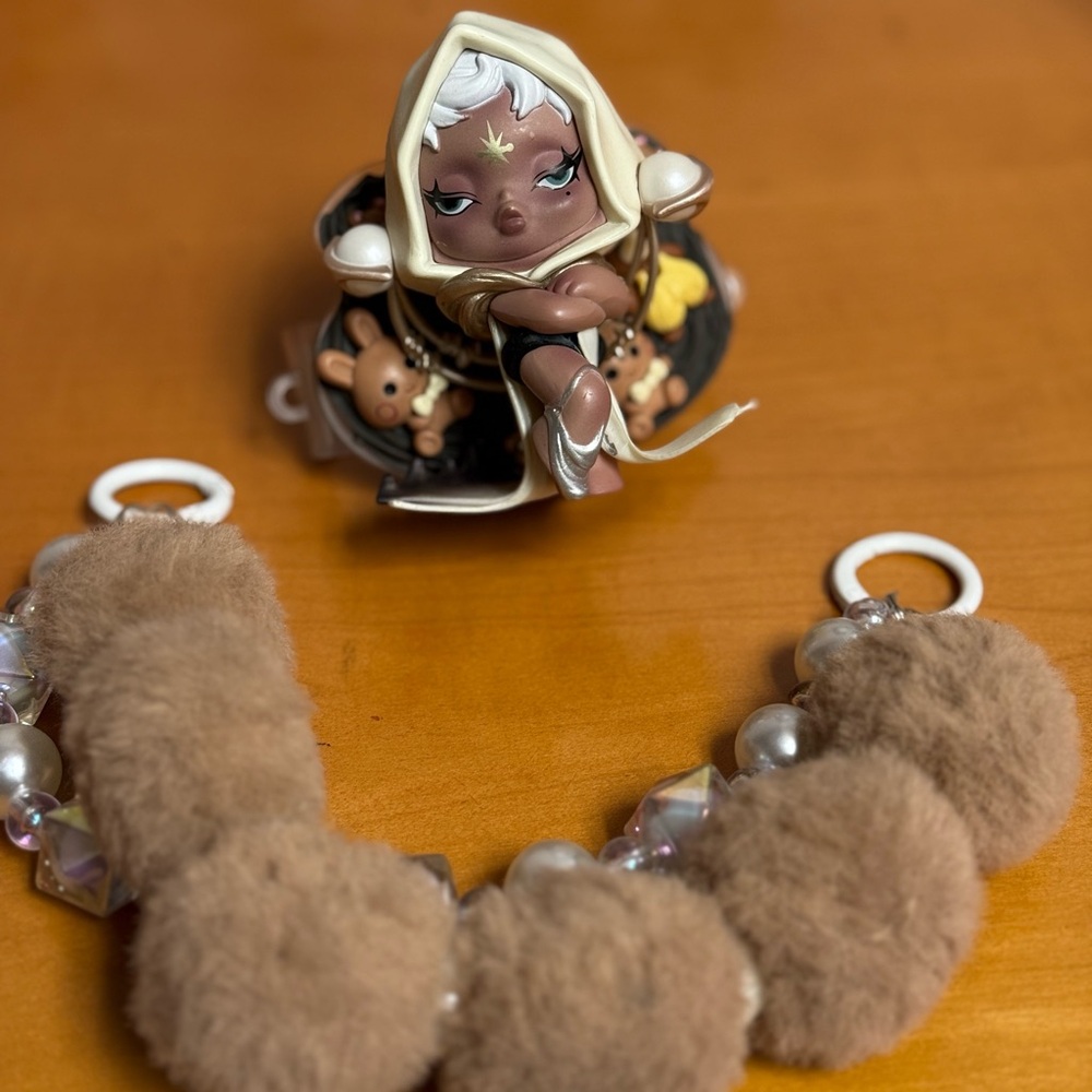 Skull Panda Phone Clip - Picture 2 of 2